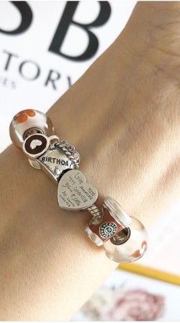 BE-50 Berloque Bolo de Aniversário Com Zirconias  Prata 925